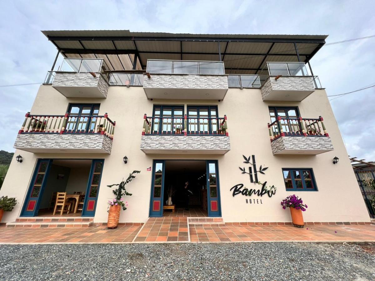 Hotel Bambu Гуатапе Экстерьер фото