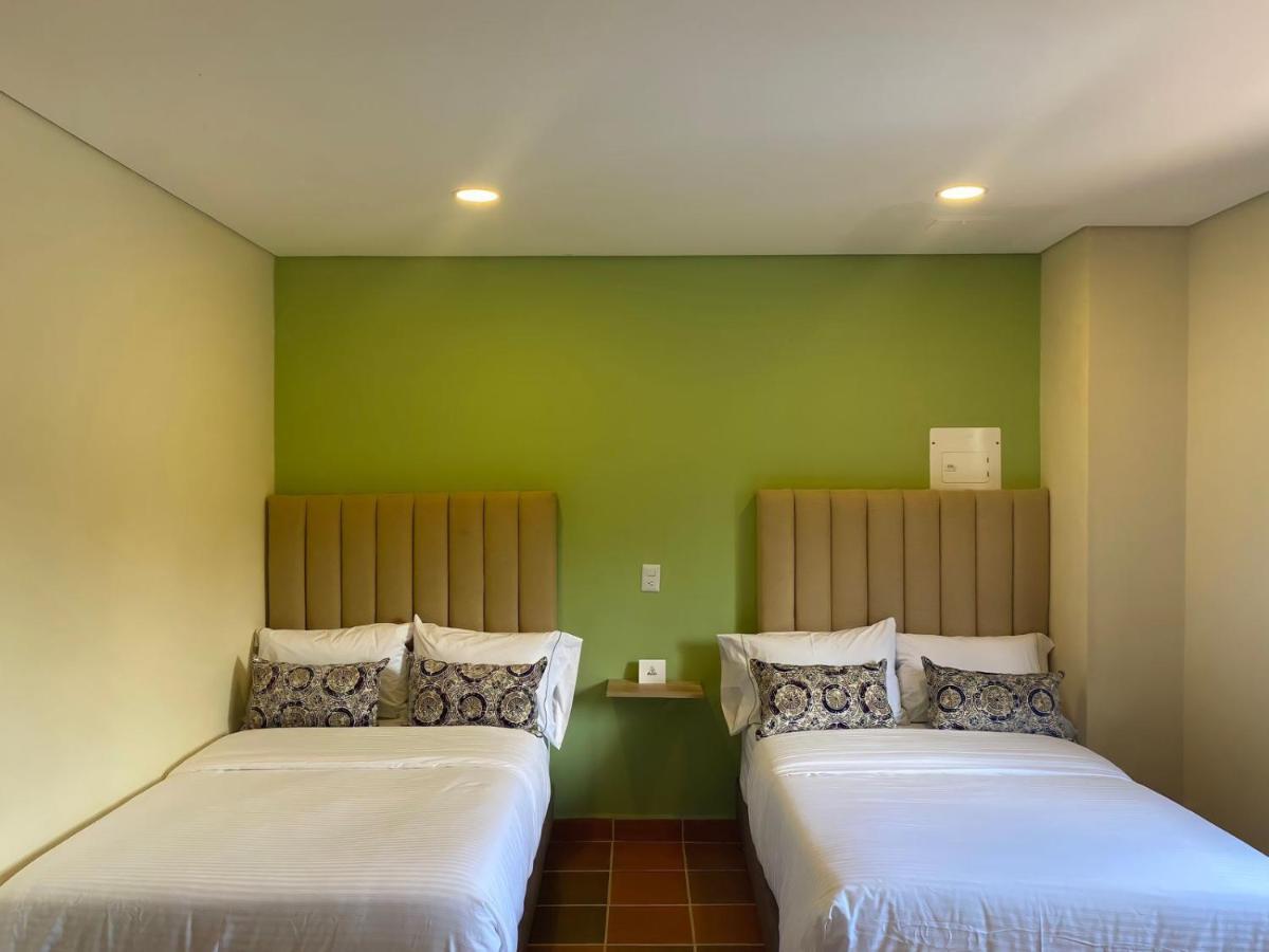 Hotel Bambu Гуатапе Экстерьер фото