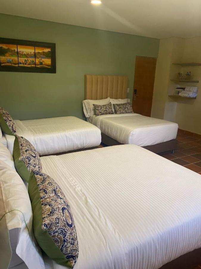 Hotel Bambu Гуатапе Экстерьер фото