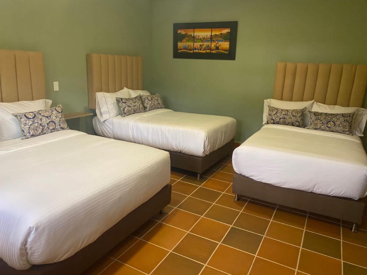 Hotel Bambu Гуатапе Экстерьер фото