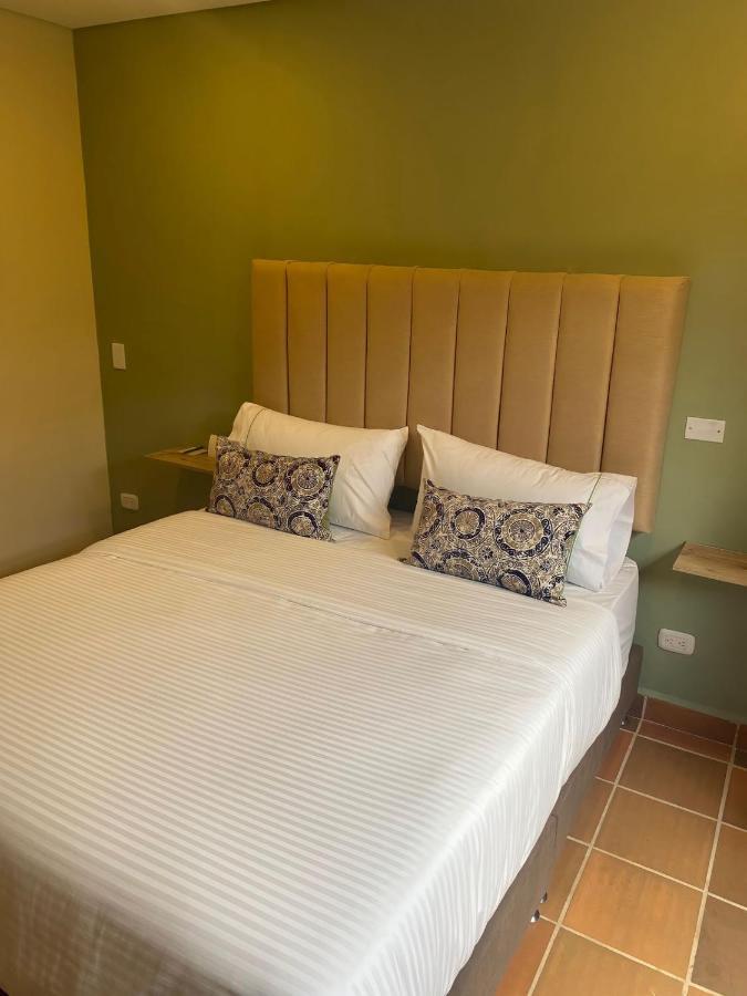 Hotel Bambu Гуатапе Экстерьер фото