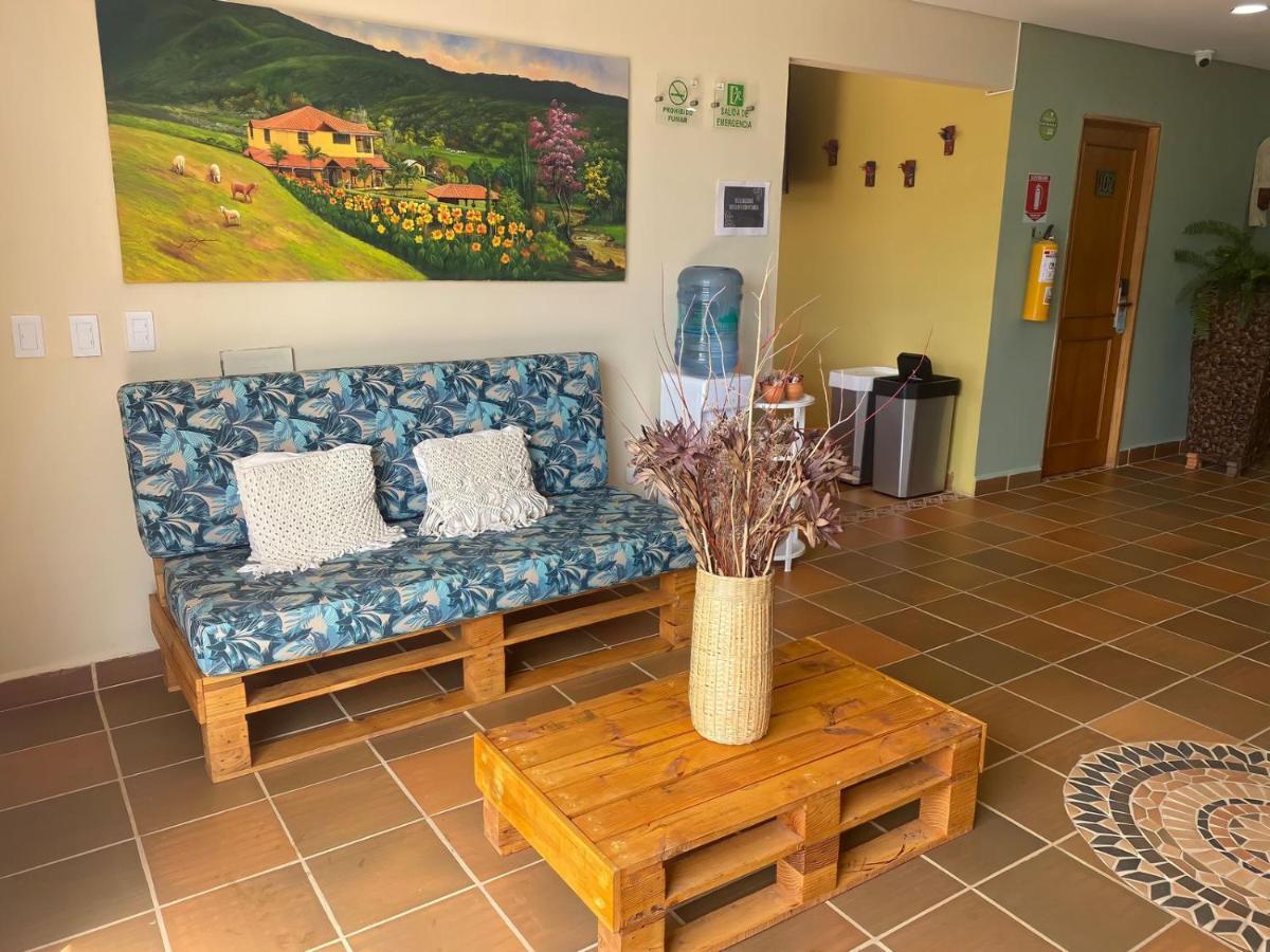 Hotel Bambu Гуатапе Экстерьер фото