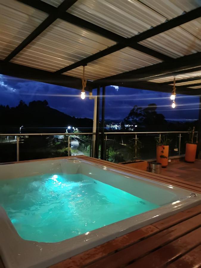 Hotel Bambu Гуатапе Экстерьер фото