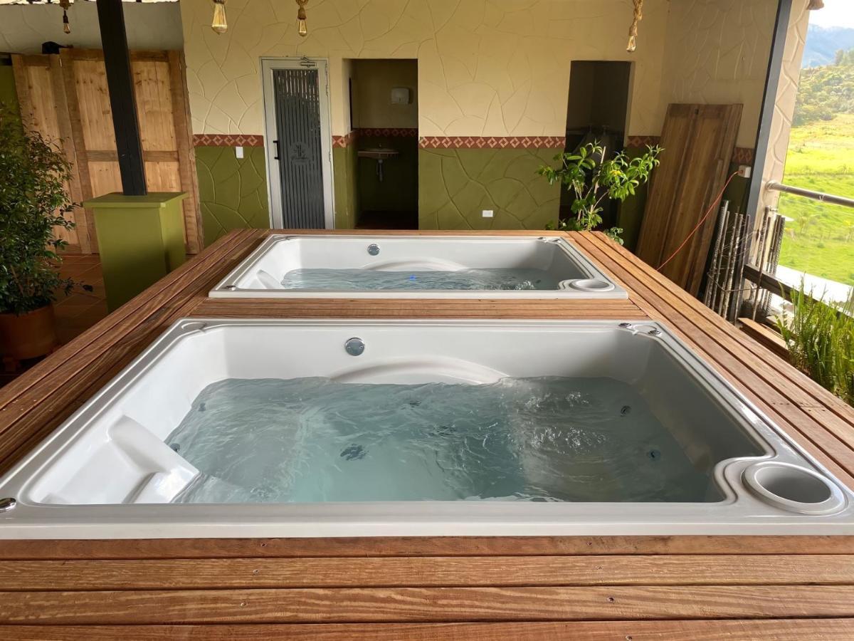 Hotel Bambu Гуатапе Экстерьер фото